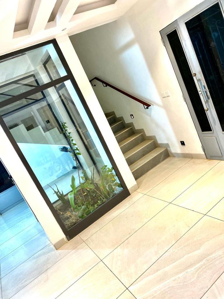 Luxury Suites Chester One Dakar Ngoại thất bức ảnh